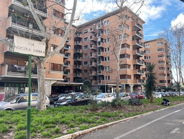 appartamento in vendita a Roma in zona Tuscolano