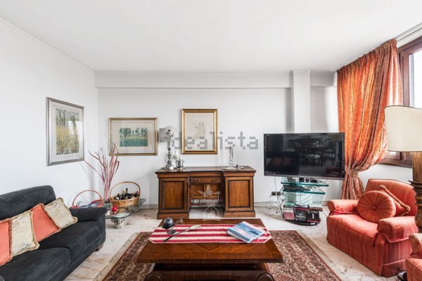 appartamento in vendita a Roma in zona Ostiense