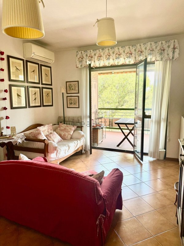 appartamento in vendita a Roma in zona Tomba di Nerone