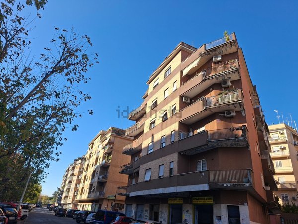 appartamento in vendita a Roma in zona Prenestino-Labicano