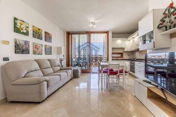 appartamento in vendita a Roma in zona Giardini di Corcolle