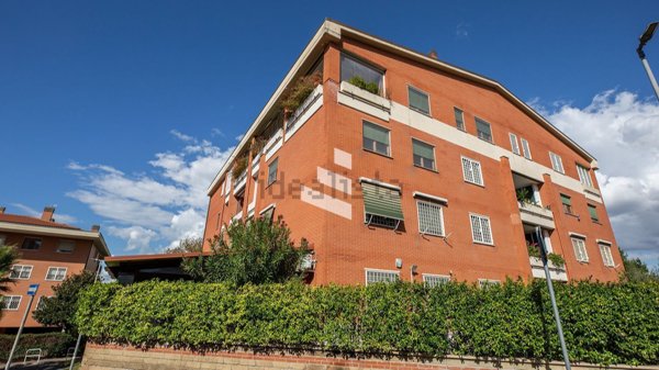 appartamento in vendita a Roma in zona Castel di Leva