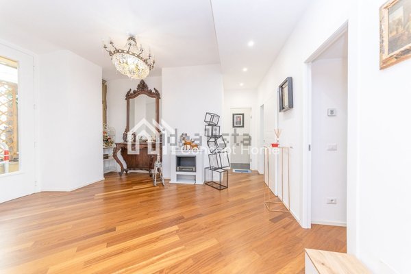 appartamento in vendita a Roma in zona Appio Latino