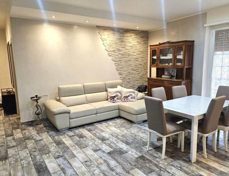 appartamento in vendita a Roma in zona Torre Angela