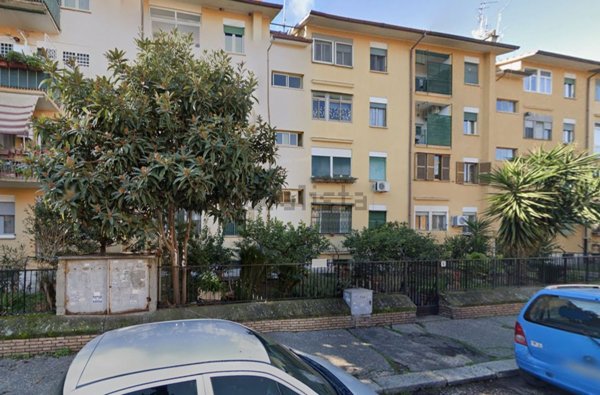 appartamento in vendita a Roma in zona Torre Spaccata