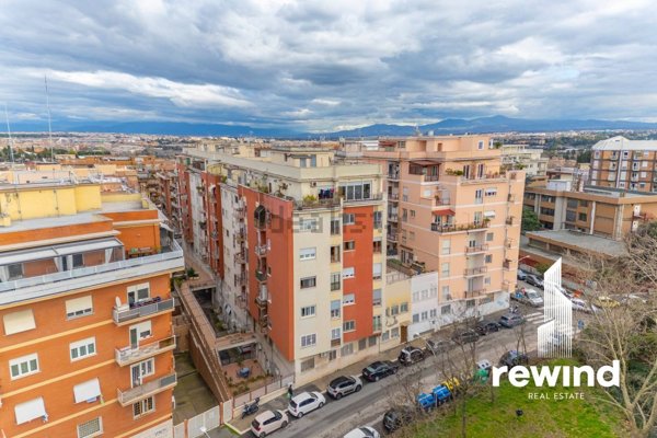 appartamento in vendita a Roma in zona Portuense