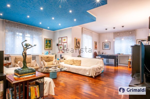 appartamento in vendita a Roma in zona Ardeatino