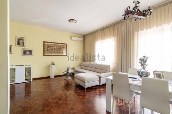 appartamento in vendita a Roma in zona Giuliano Dalmata