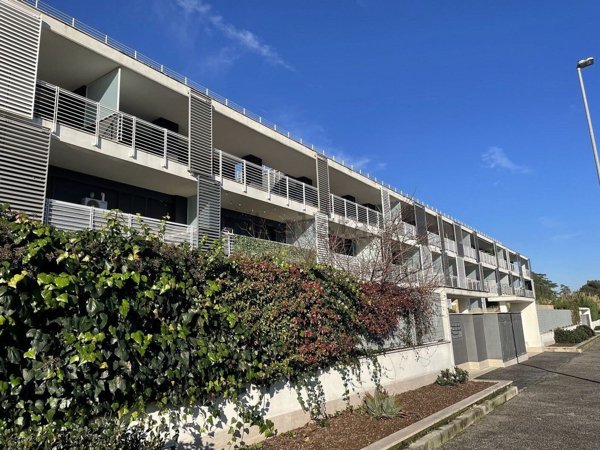 appartamento in vendita a Roma in zona Tor Cervara