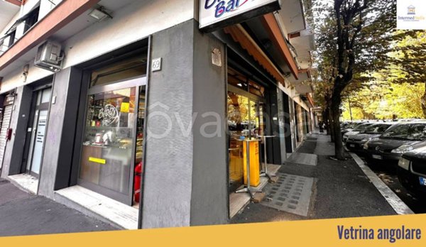 negozio in vendita a Roma in zona Tuscolano