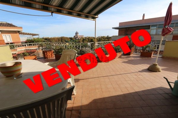 appartamento in vendita a Roma in zona Ostia