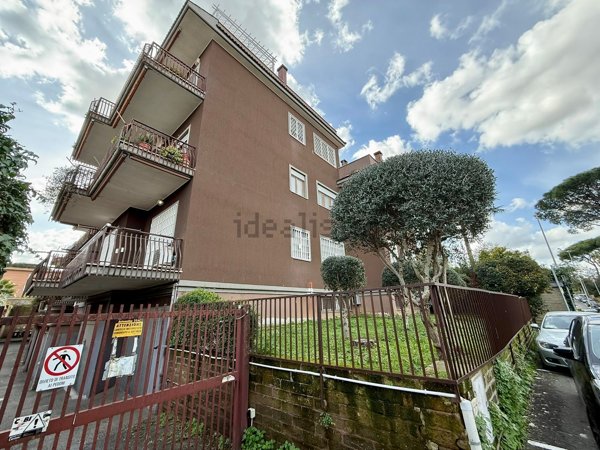 casa indipendente in vendita a Roma in zona Torre Gaia