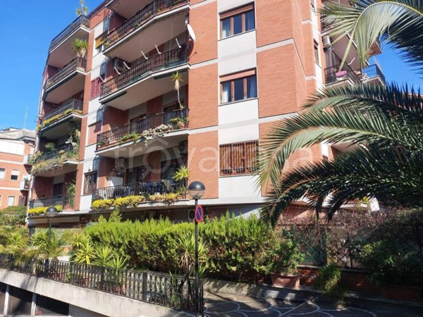 appartamento in vendita a Roma in zona Gianicolense
