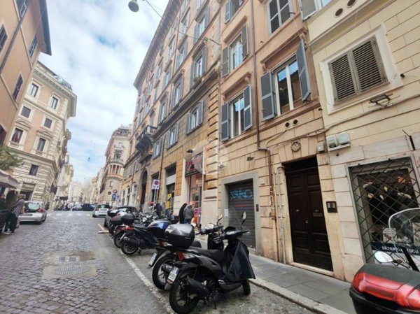 appartamento in vendita a Roma in zona Rione Monti/Campitelli