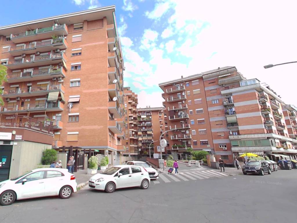 appartamento in vendita a Roma in zona Prenestino-Labicano