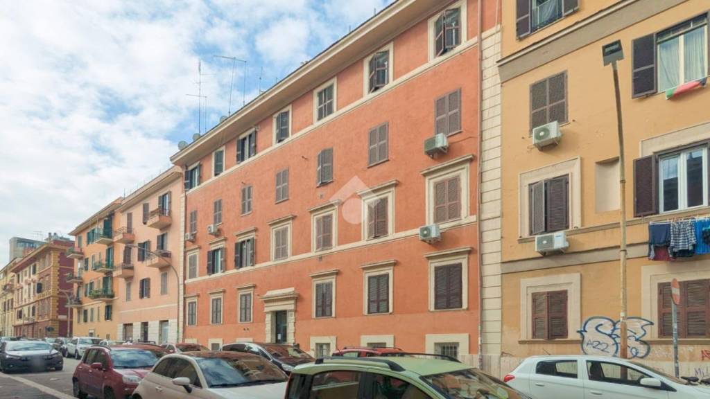 appartamento in vendita a Roma in zona Tuscolano
