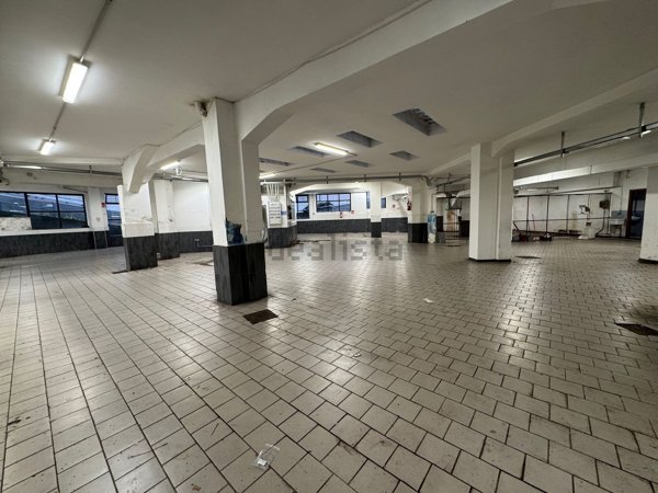 locale commerciale in vendita a Roma in zona Monte Sacro/Talenti