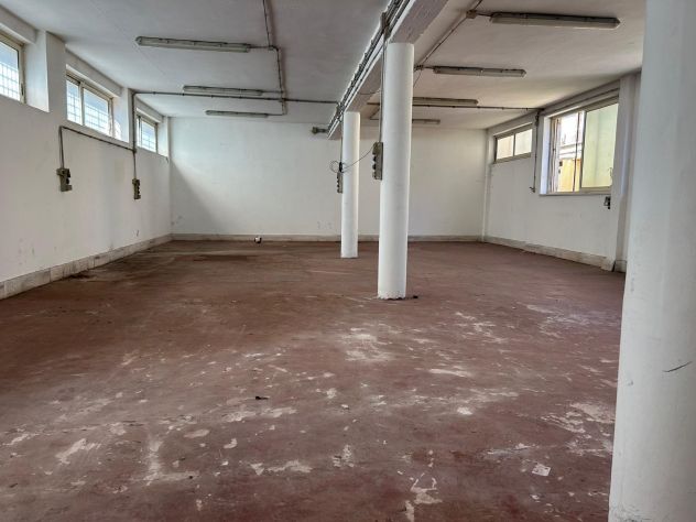 negozio in vendita a Roma in zona Osteria del Curato