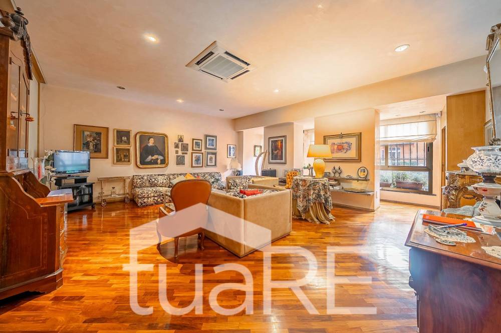 appartamento in vendita a Roma in zona Campo Marzio