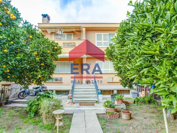 casa indipendente in vendita a Roma in zona Infernetto