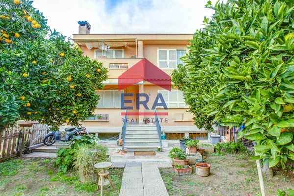 casa indipendente in vendita a Roma in zona Infernetto