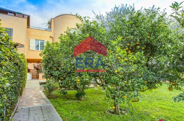 casa indipendente in vendita a Roma in zona Infernetto