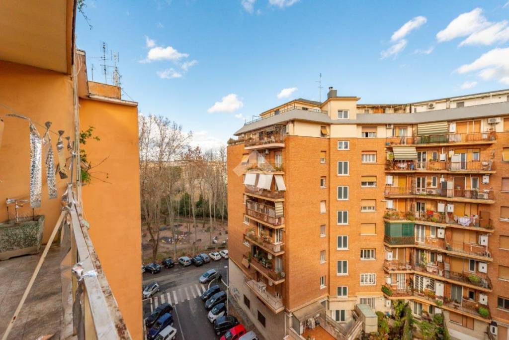appartamento in vendita a Roma in zona Monte Sacro/Talenti