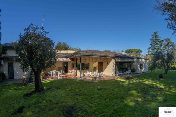 casa indipendente in vendita a Roma in zona Olgiata