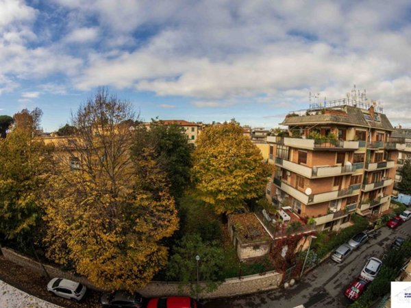 appartamento in vendita a Roma in zona Grottarossa