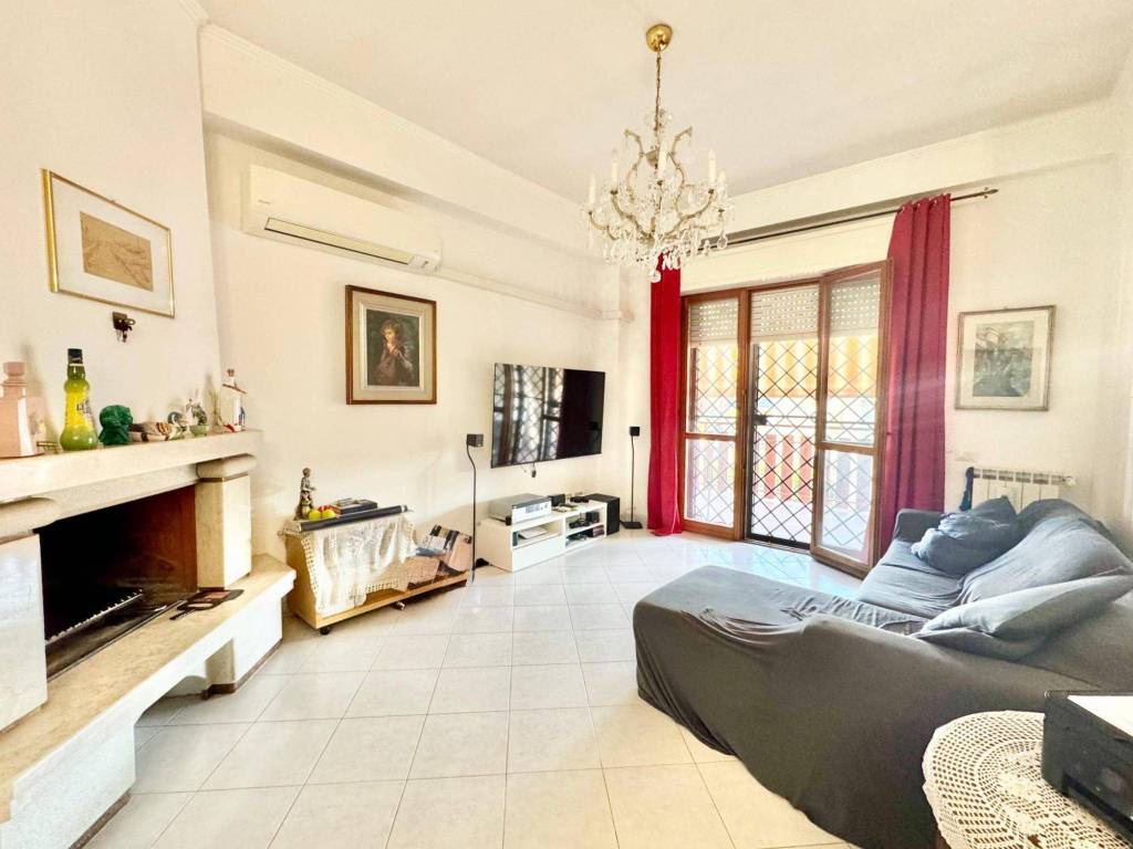 appartamento in vendita a Roma in zona Finocchio