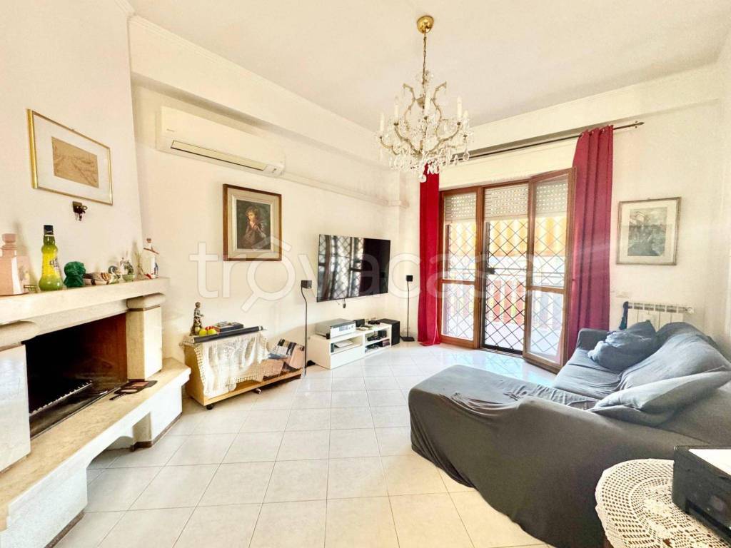 appartamento in vendita a Roma in zona Finocchio