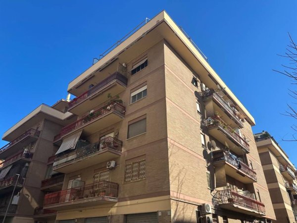 appartamento in vendita a Roma in zona Ostia