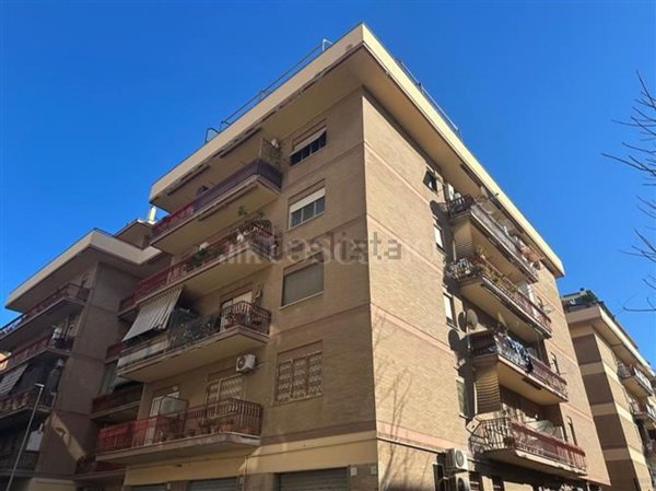appartamento in vendita a Roma in zona Ostia