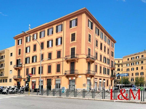 appartamento in vendita a Roma in zona Tuscolano