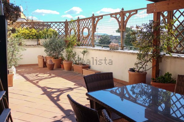 casa indipendente in vendita a Roma