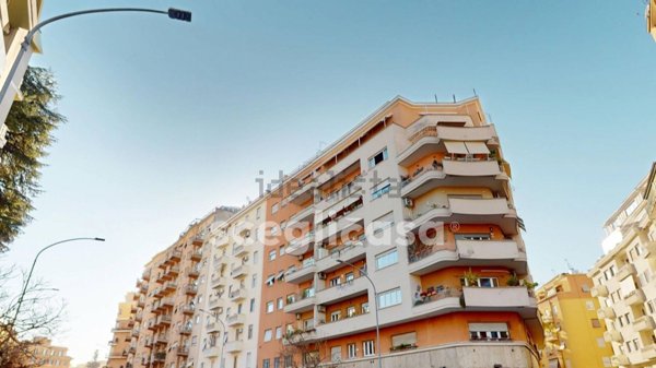 appartamento in vendita a Roma in zona Tuscolano