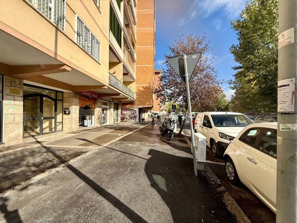 appartamento in vendita a Roma in zona Appio Claudio