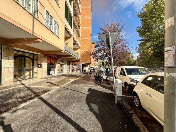 appartamento in vendita a Roma in zona Appio Claudio