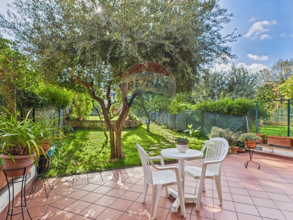 casa indipendente in vendita a Roma in zona Axa