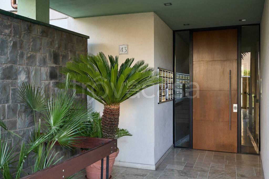 appartamento in vendita a Roma in zona EUR