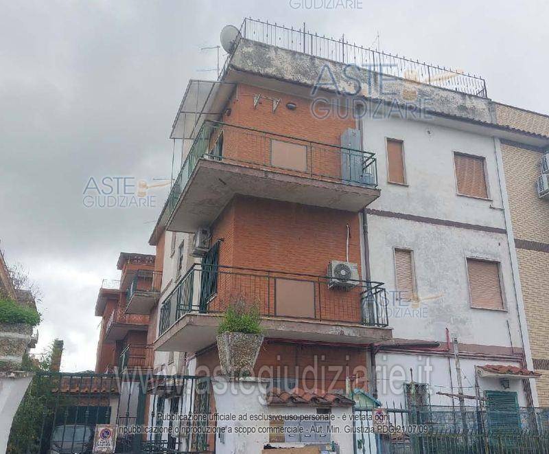 appartamento in vendita a Roma in zona Torre Angela