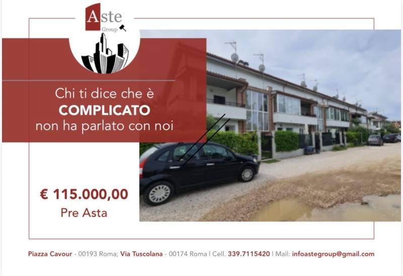 casa indipendente in vendita a Roma in zona Ostia Antica