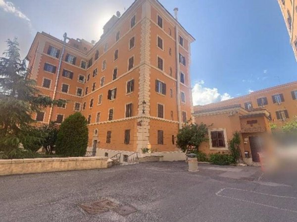 appartamento in vendita a Roma in zona Tuscolano