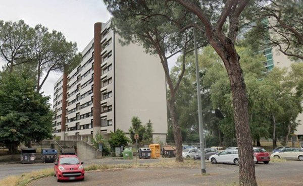 appartamento in vendita a Roma in zona Ostiense