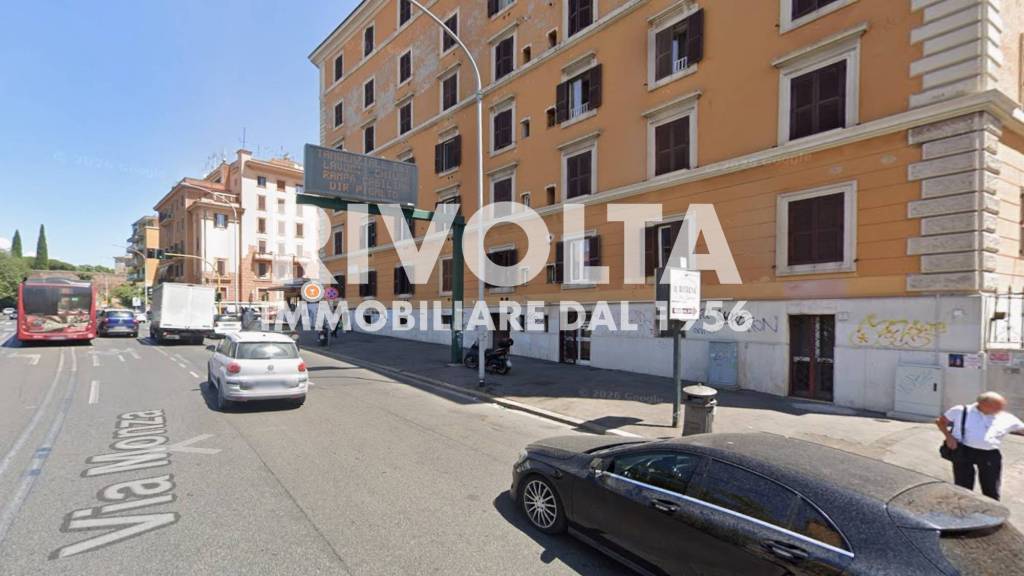 appartamento in vendita a Roma in zona Tuscolano