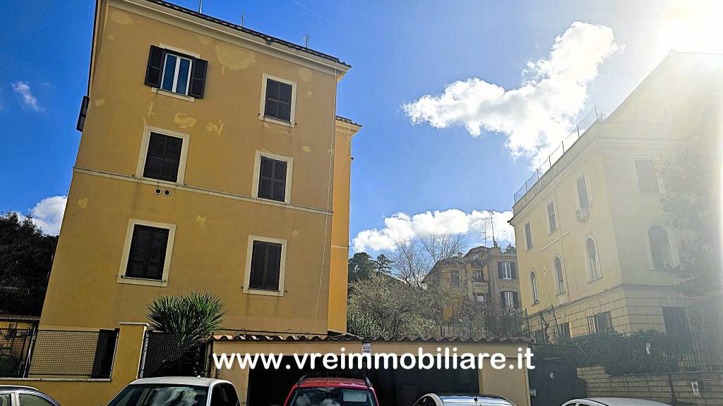 locale commerciale in vendita a Roma in zona Gianicolense