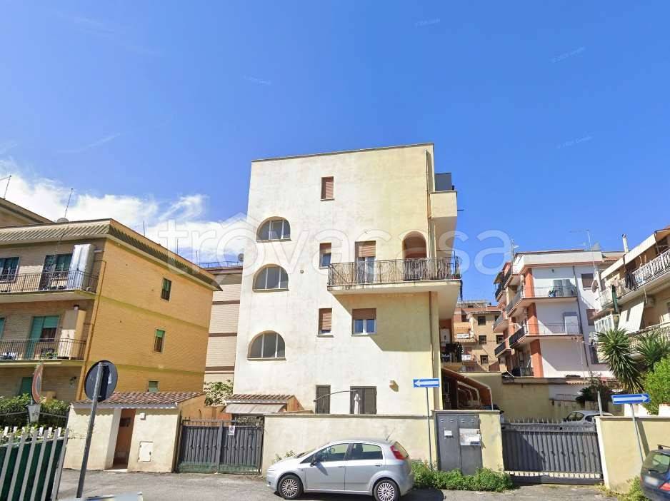 appartamento in vendita a Roma in zona Tor Bella Monaca