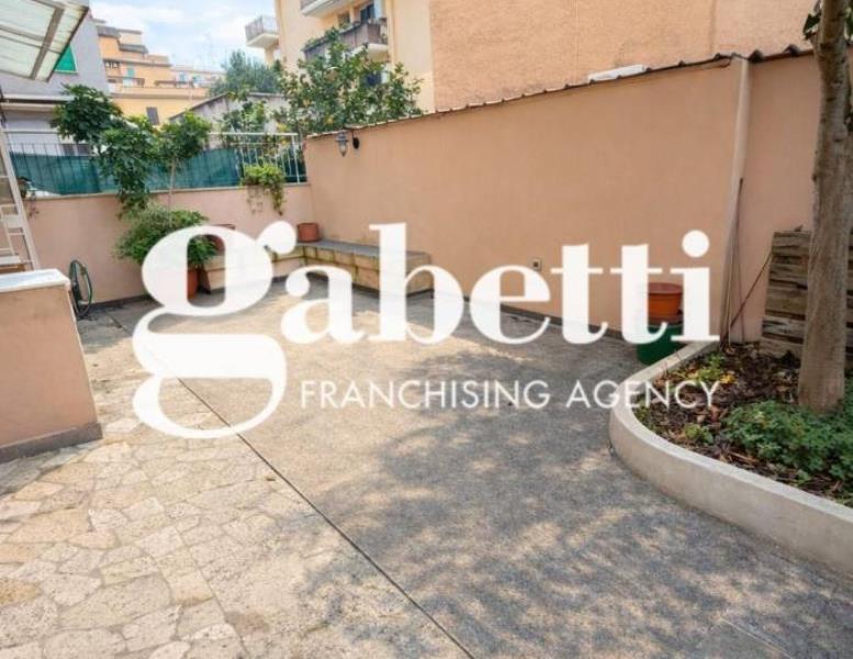 appartamento in vendita a Roma in zona Prenestino-Centocelle