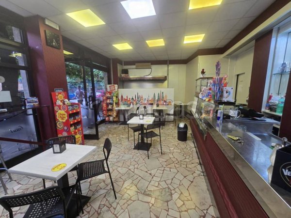 negozio in vendita a Roma in zona Appio Latino