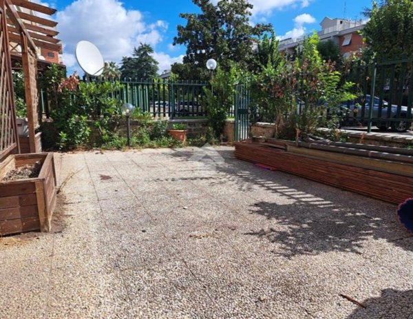 appartamento in vendita a Roma in zona San Basilio